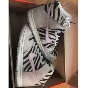 Nike Dunks women’s 6.